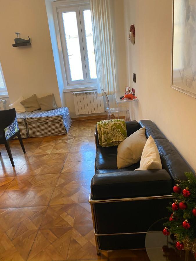 Alla Scalinata Del Teatro Rossetti Parcheggio Trieste Eksteriør billede